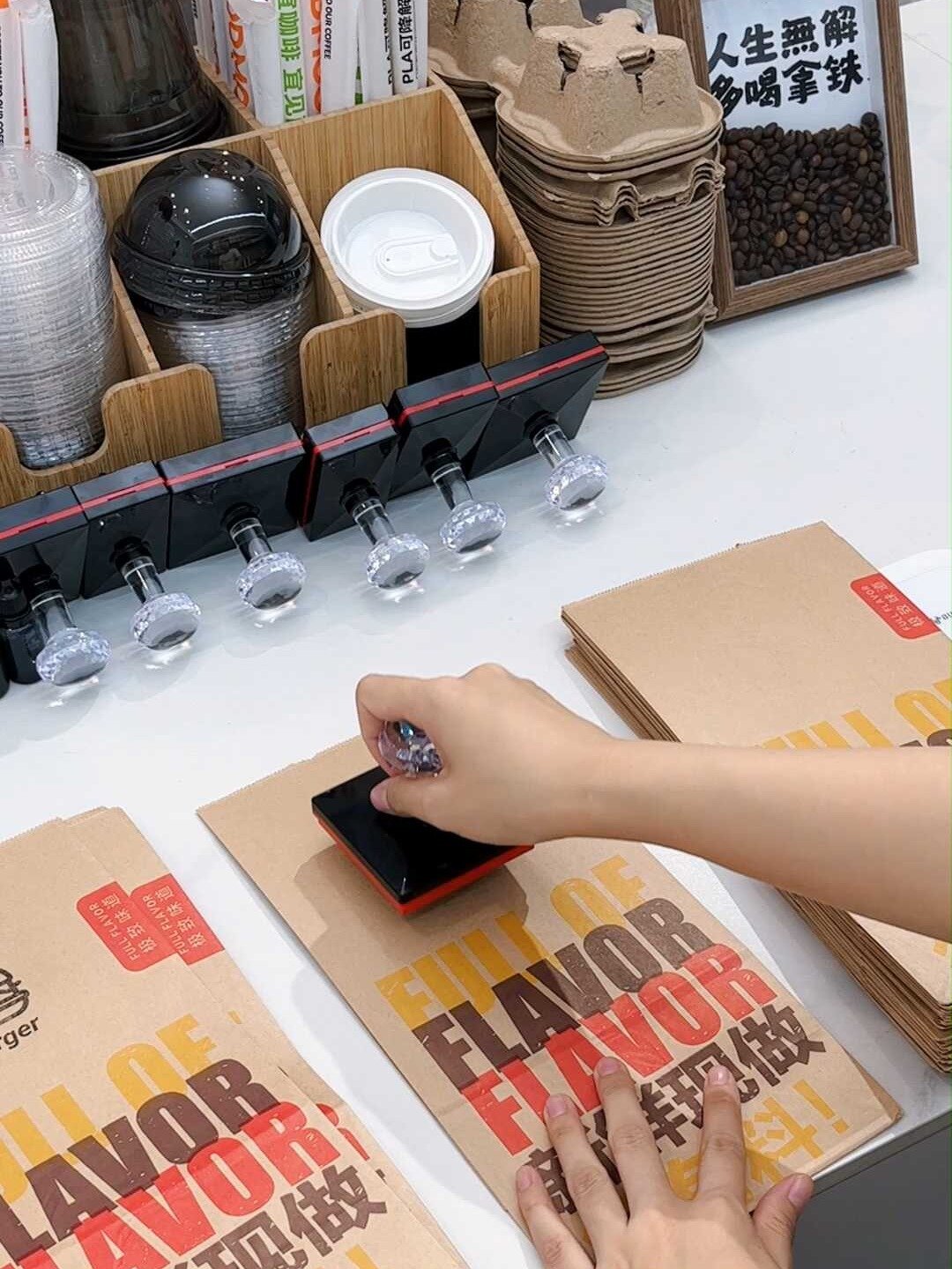 炸鸡汉堡店省包装,logo定制介绍