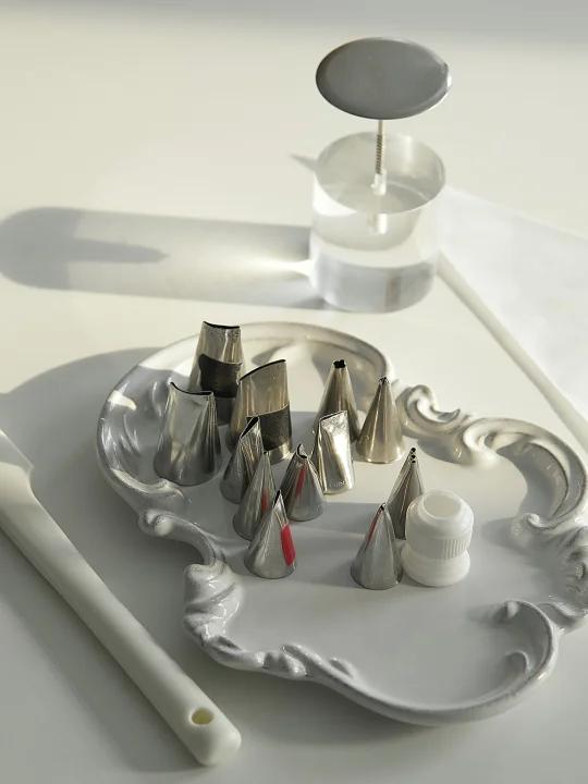 新手必备的韩式裱花工具