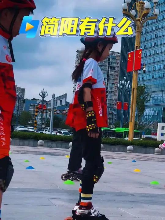 简阳有什么?这些都是非遗哦,也许当地人也说不全:云龙木雕,简阳蒋卤鹅,简阳羊肉汤,雷音艾火