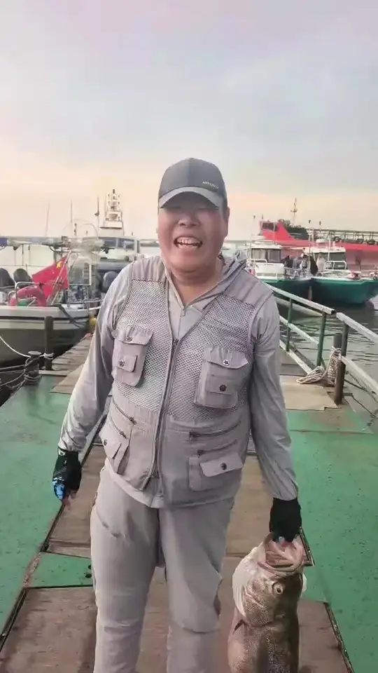 清伯知道啦，哎呦钓条鱼真嘚瑟，我可不喜欢钓鱼