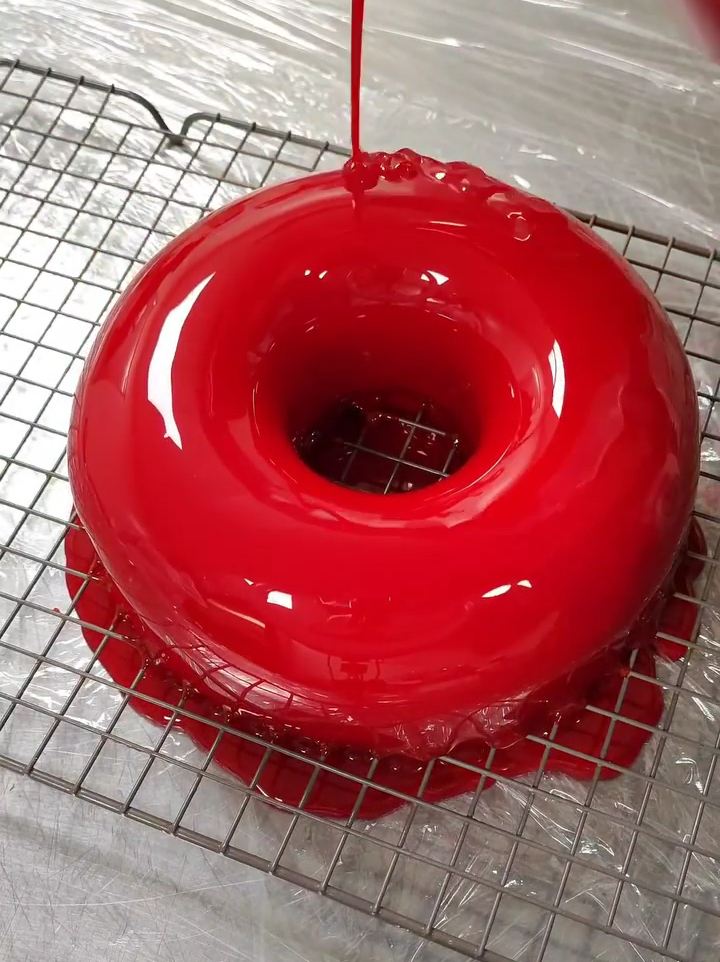 覆盆子慕斯蛋糕～红色妖艳的“嘴唇淋面”配方