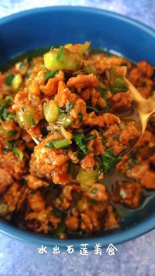 就喜欢肉丁炸酱,拌面条拌米饭 夹馒头都好