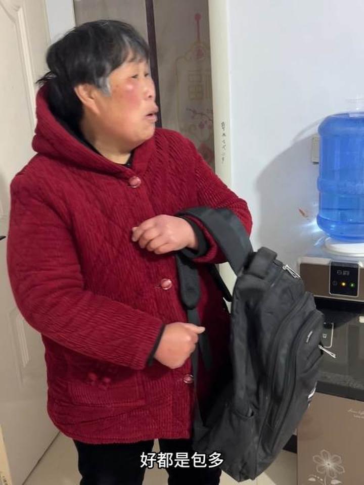 给你们看看婆婆在孩子剪燕尾头一天晚上的视频，有多么的现实……