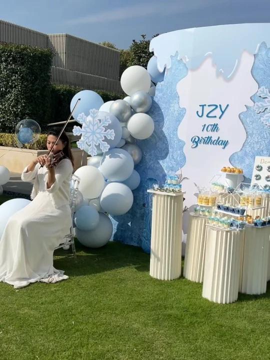 十岁冰雪奇缘生日布置艾莎蛋糕甜品台