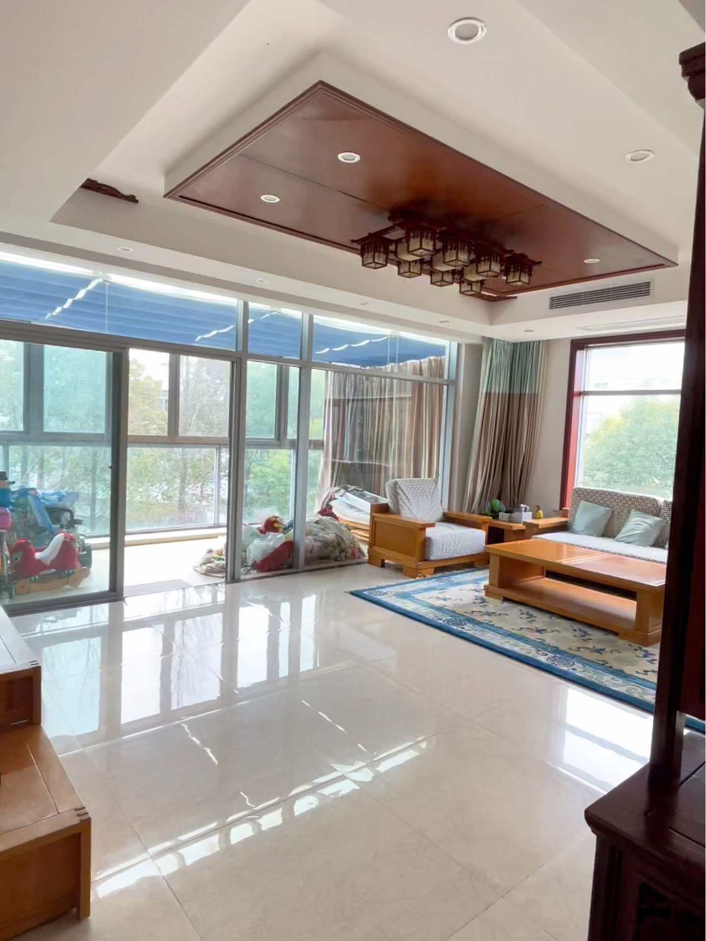 汤臣豪园二期275平上叠西边套,厅南临河诚意出售……