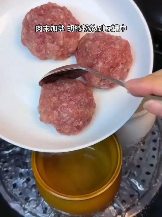 厨房备上这可爱小巧的炖盅瓦罐,以后在家就能蒸这汤鲜味美又营养的瓦罐汤了,小甜汤 蒸蛋羹都好