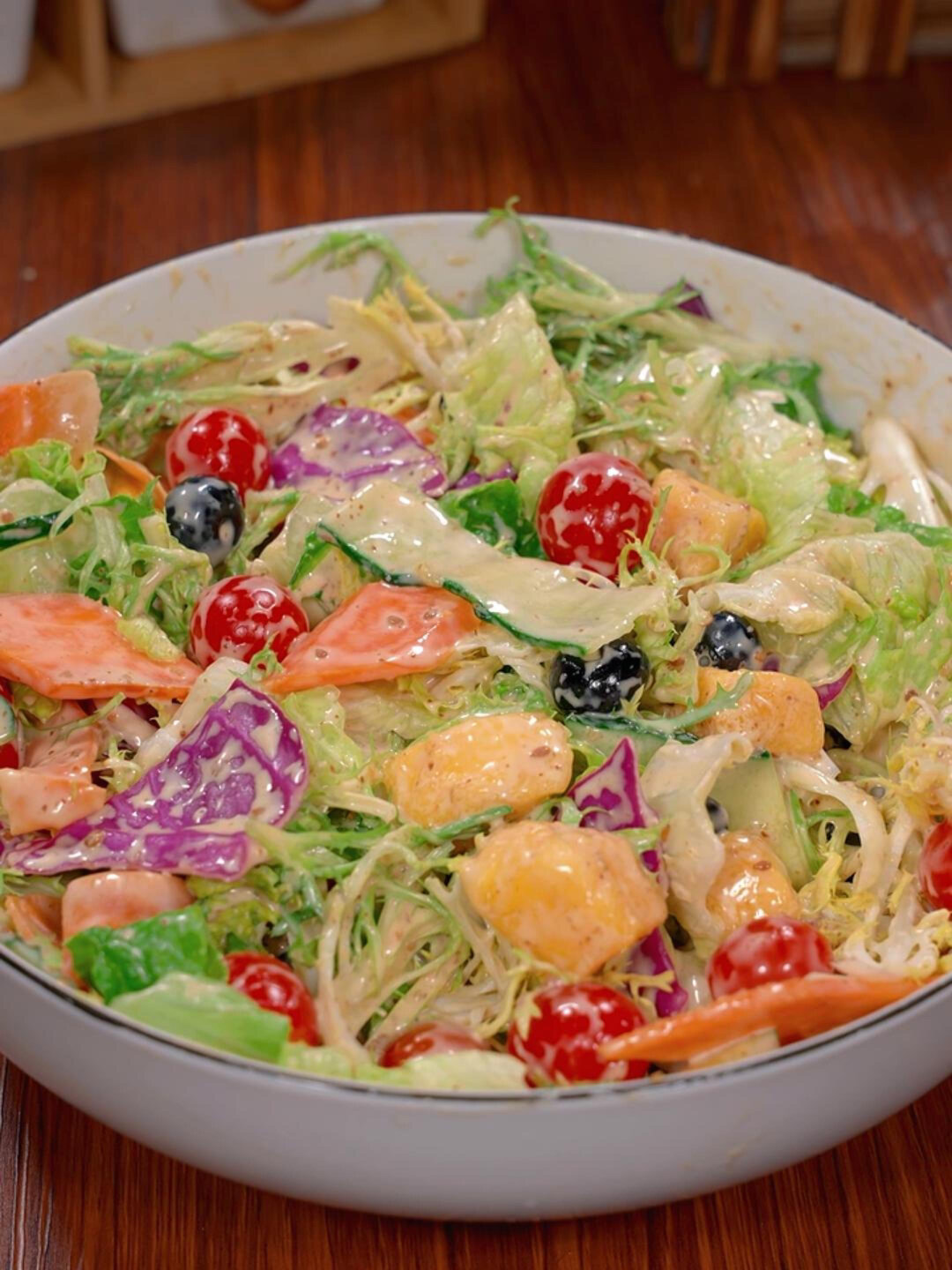 要想做的好吃,沙拉酱是关键,尤其是这个蔬菜大拌汁,真的是绝绝子!