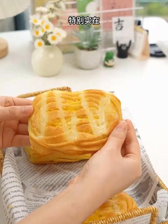 一箱这么多个椰蓉包你看才什么价?管理期的姐妹们也都在囤 大人小孩都爱吃面包早餐吃什么妈呀太