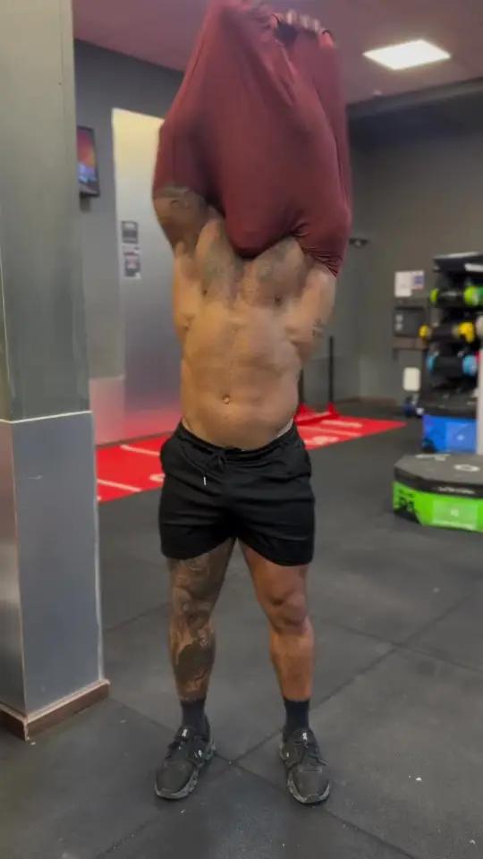 这样的肌肉,纹身爷们,是不是你的菜?肌肉男 帅哥 