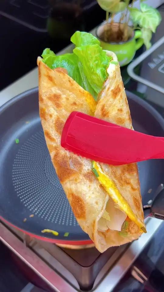 在家也能复刻校外小吃摊上的手抓饼了,比外面的还好吃