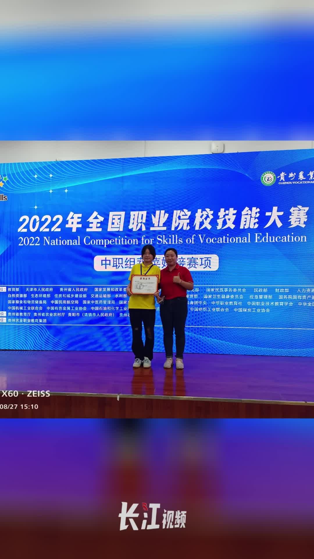 40分钟嫁接400株苗,17岁学生堪比老师傅