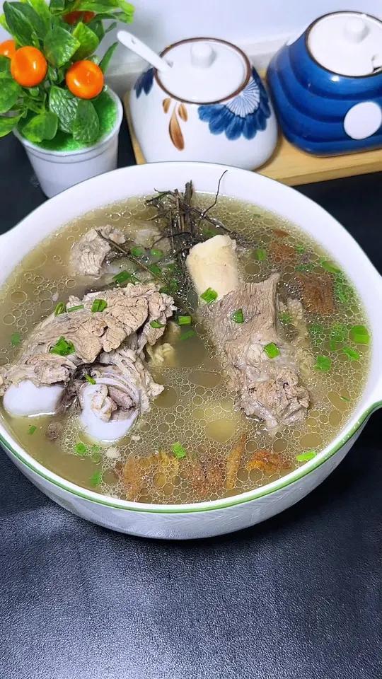 小儿太子参双金汤:独角金 鸡内金 太子参 无花果 山楂 山药 六种原料熬制,对8-12岁孩
