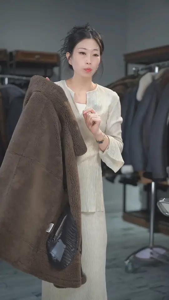 冬天再也不怕冷!这款皮毛一体夹克支持免费退货哦 冬天必备!这款男士皮衣质量好、版型棒,还有
