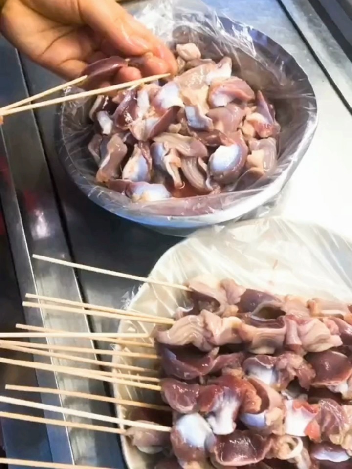 鸡胗,穿串腌制,炸制全过程