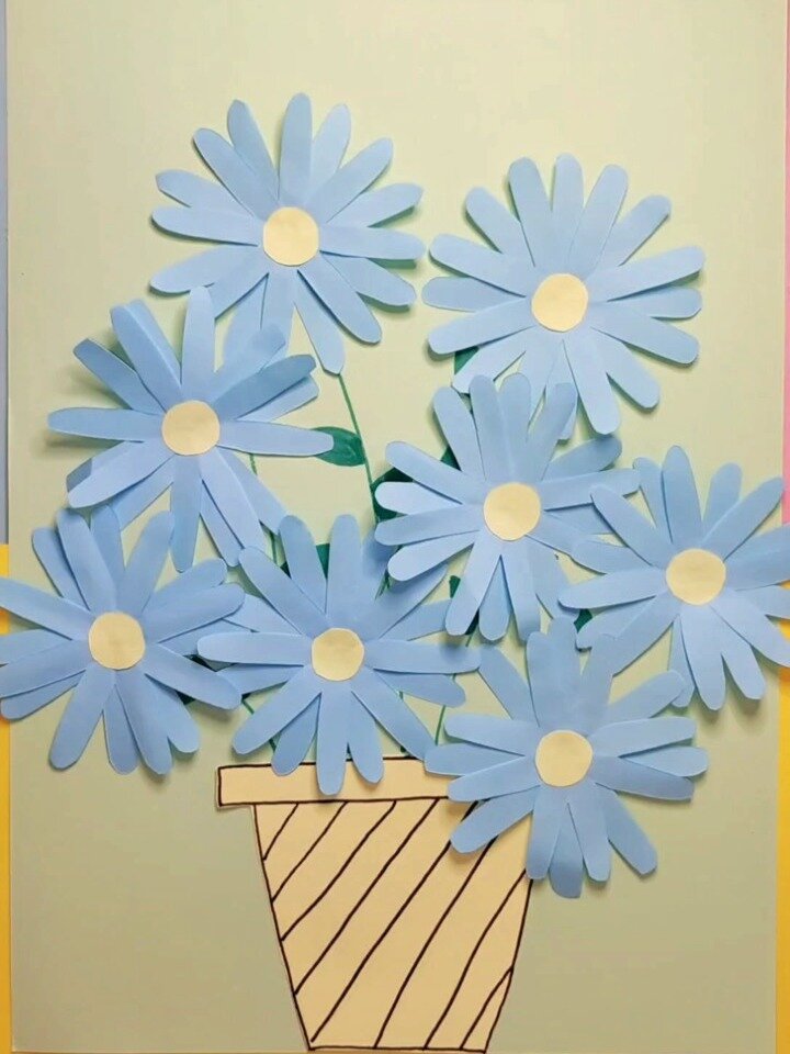 《蓝小花》简单的幼儿美术作品