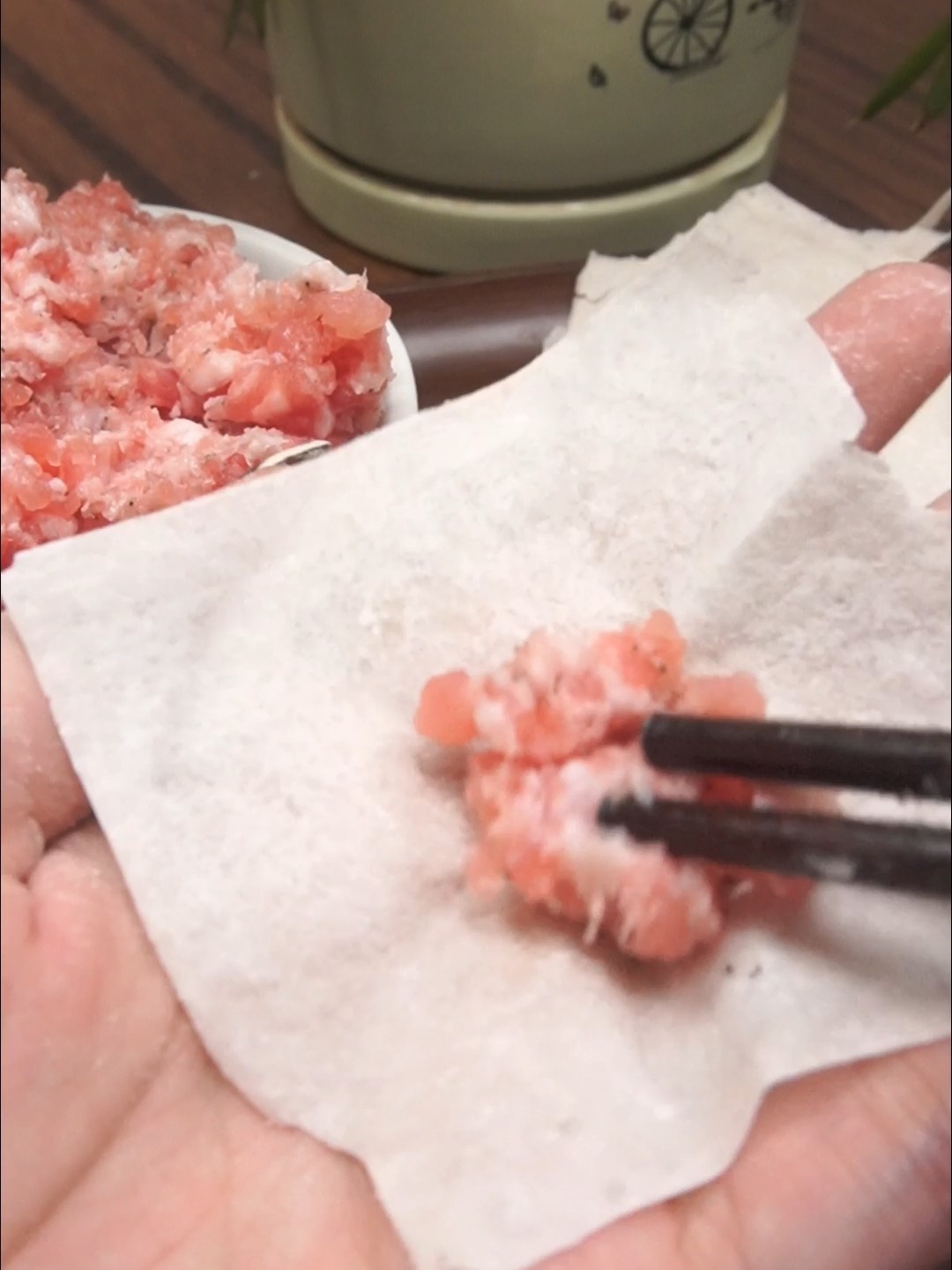 过年回家自己动手包肉燕吧