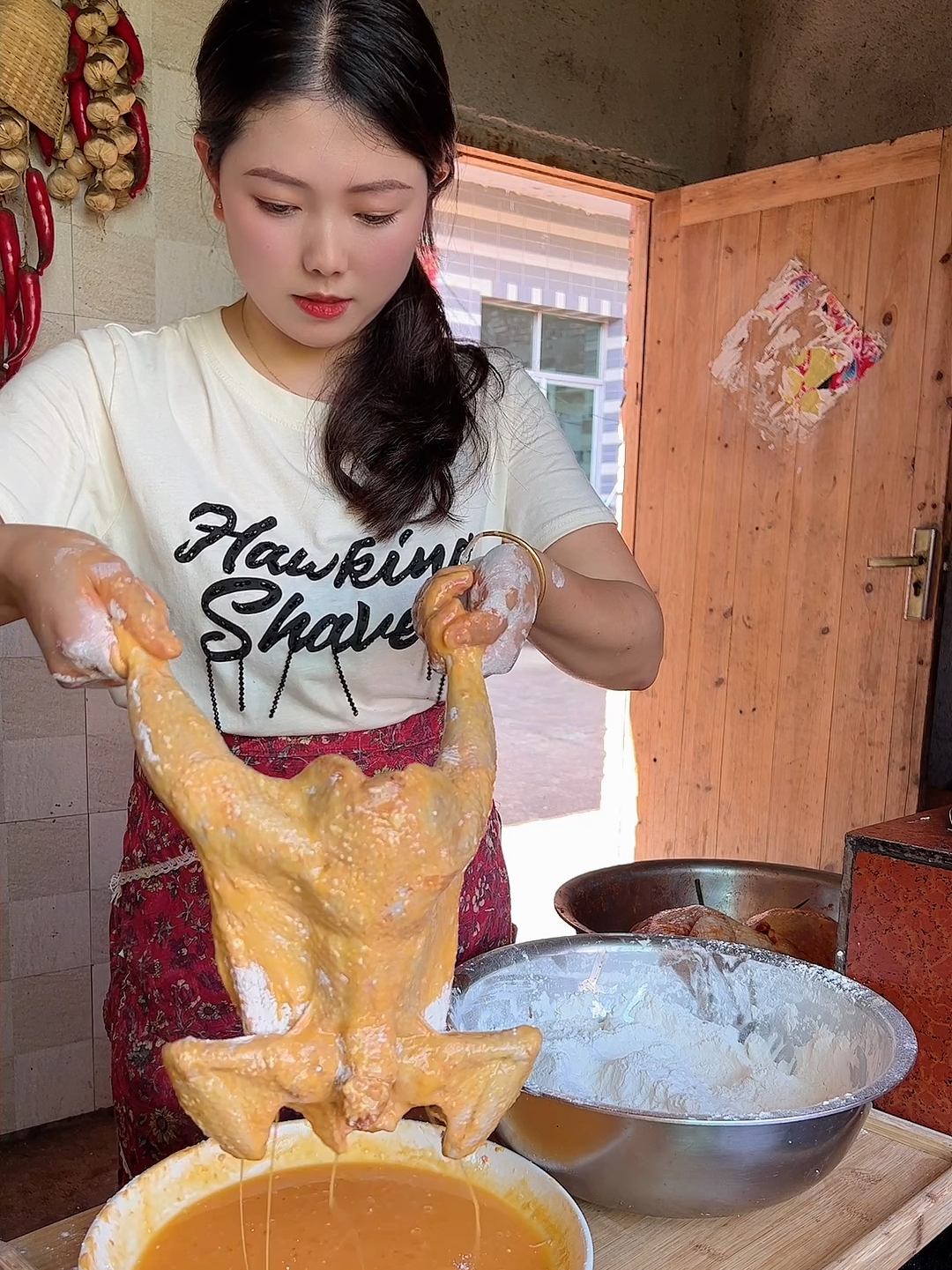 脆皮炸全鸡!皮脆肉嫩 比炸鸡店的还好吃!