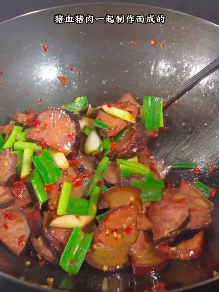 血豆腐这样炒来吃,太下饭了吧