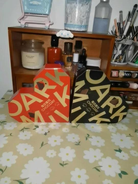每日黑巧心形巧克力礼盒