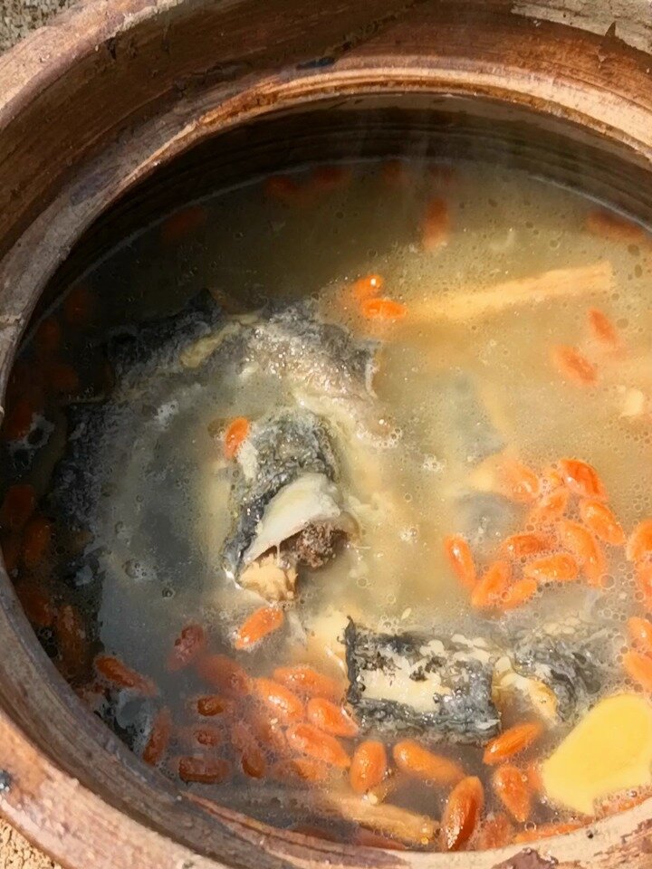 猪尾土龙汤