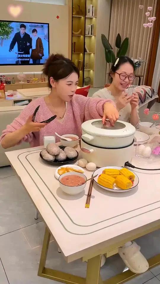 纯手工现做:0蔗糖的紫米豆沙包,配料超干净,一个100克热量只有248大卡,纯纯的红豆豆沙