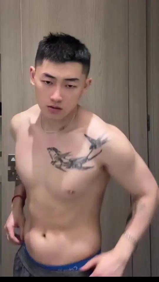以后纸包鸡我要站一个位置