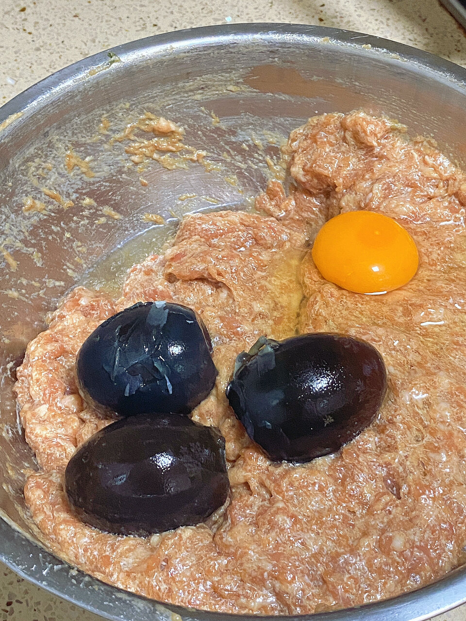 手把手教你做皮蛋鲜肉馄饨还有人没吃过吗