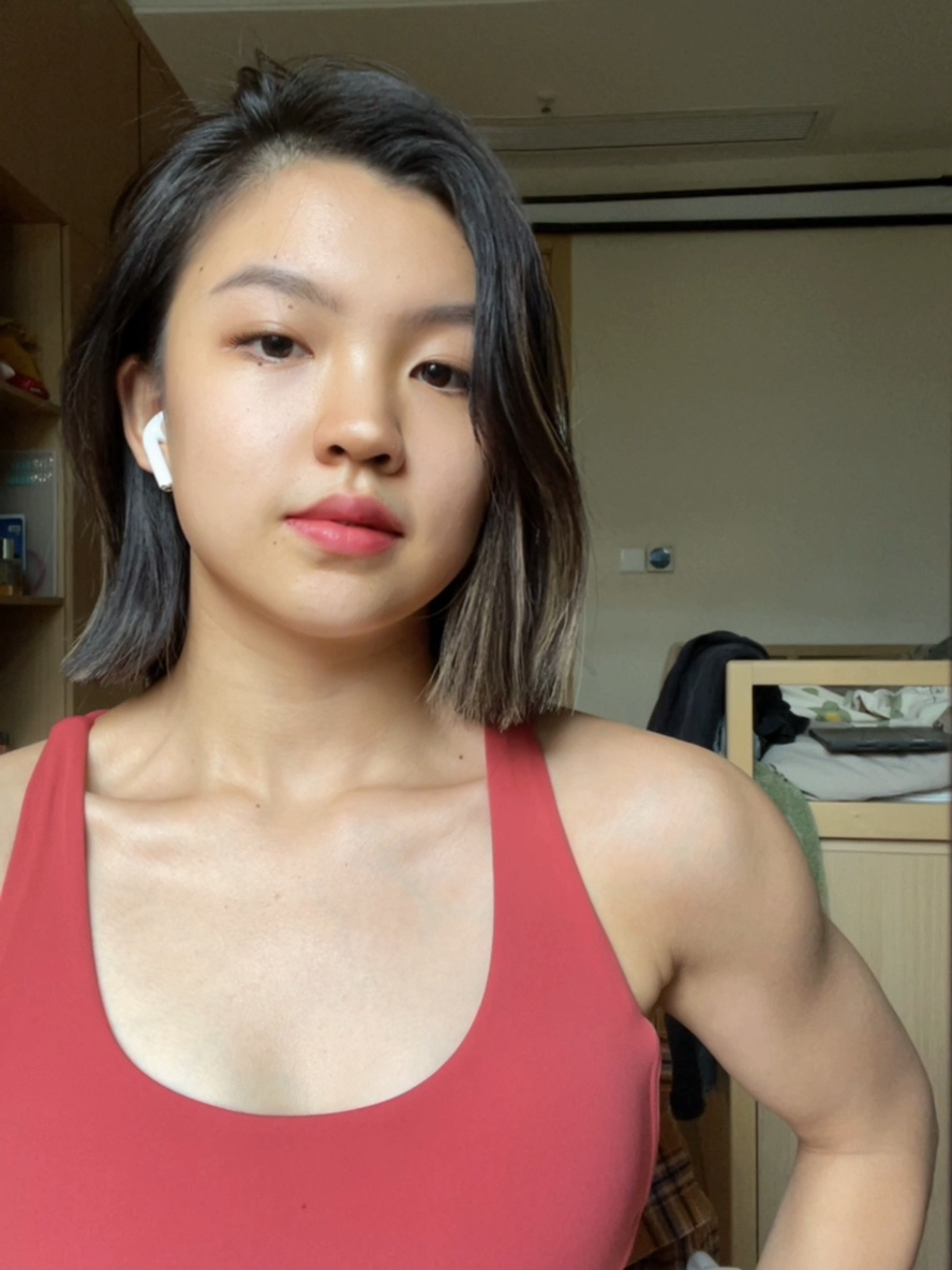 肌肉女努力变大