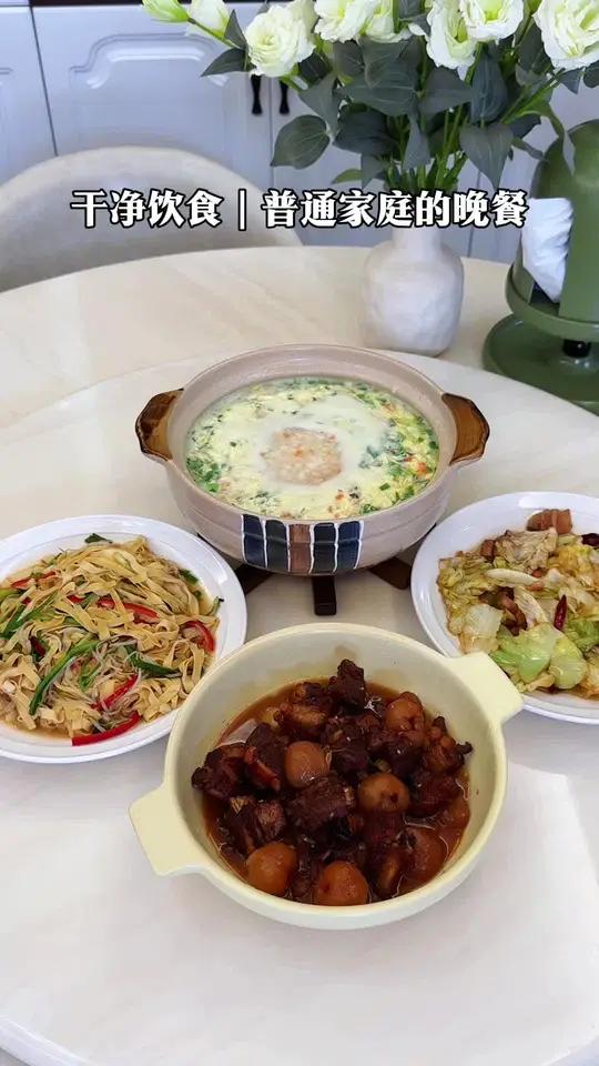 普通家庭的晚餐！今日食谱：荔枝排骨｜素炒三丝｜手撕包菜｜鲜蔬芙蓉汤