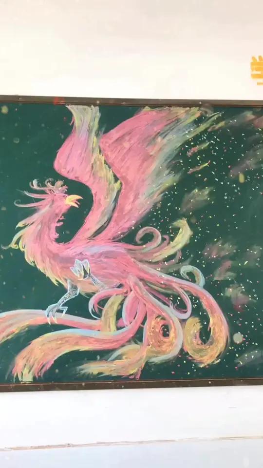 黑板报 黑板画 手绘 em……失策了 凤凰画成黑板报得话 跟我想象得效果不太一样