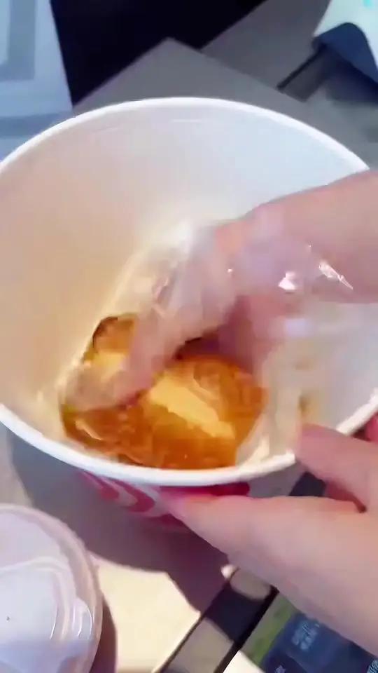 都去吃,肯德基麻辣拌小龙虾烤鸡腿堡太好吃啦