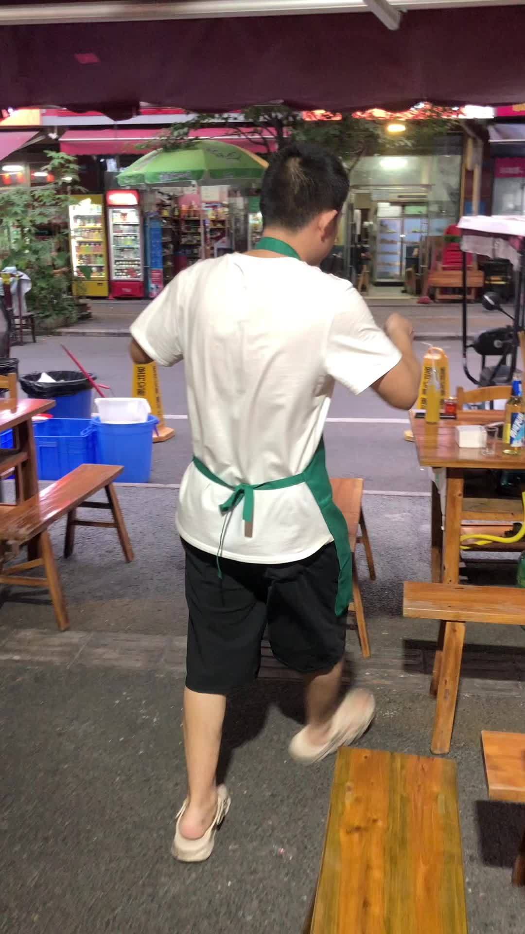 据说小店火锅比大店好吃,成都温江 苍蝇馆子