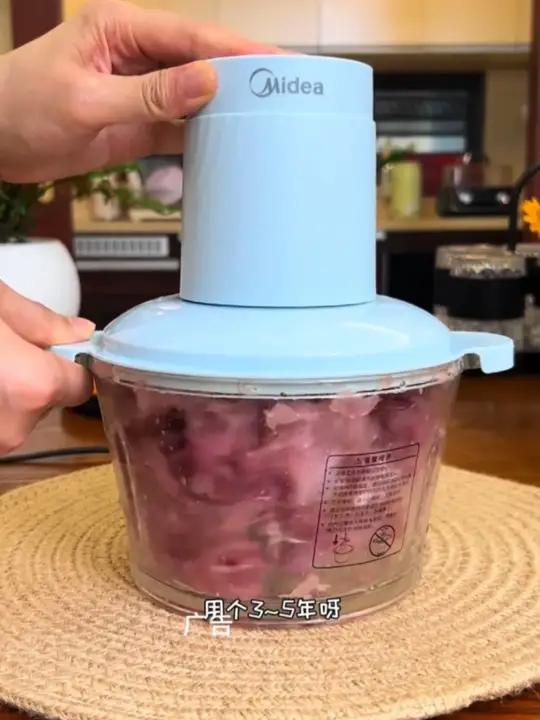 家人们,选#绞肉机 还是要认准大品牌#绞肉机推荐 #提升幸福感好物