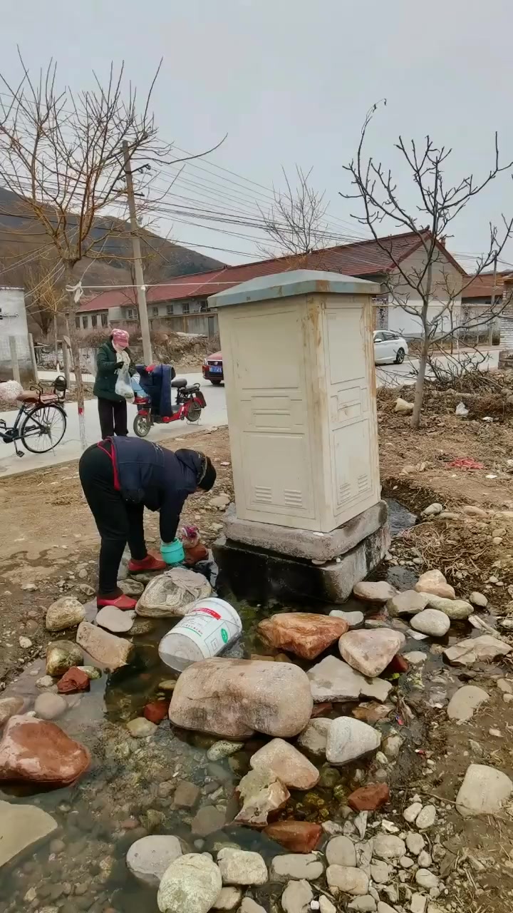 遵化市石门镇石门二村,出现了多外温泉水井,村民已悄悄使用了多年