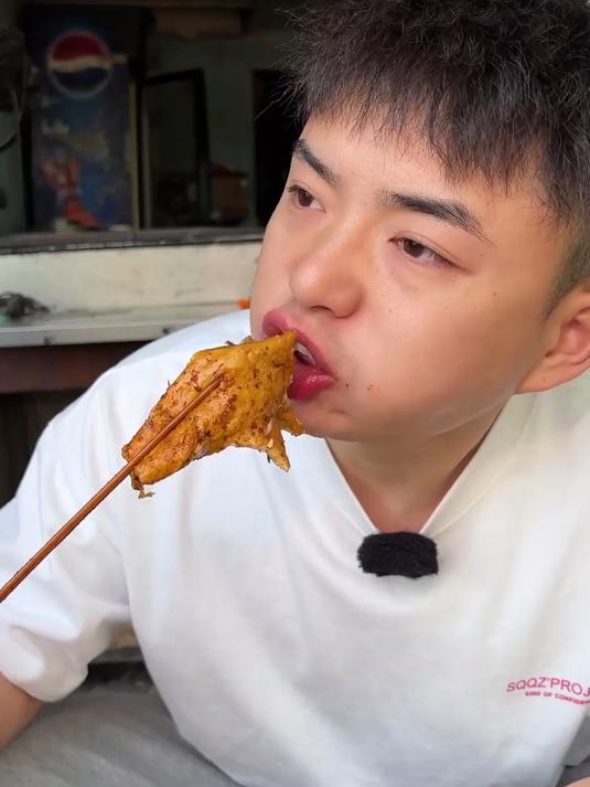 驱车前行 240 公里,专品特色烧烤素菜