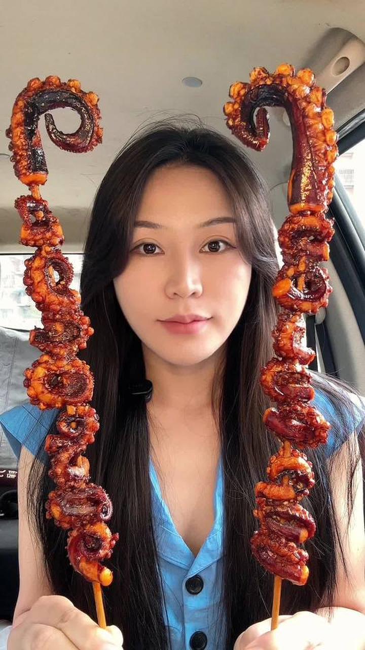 想念许久的章鱼足大串,一口下去太解馋啦