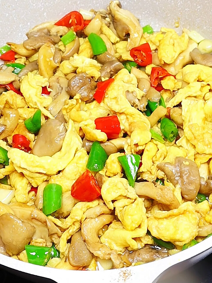 秀珍菇炒鸡蛋 制作简单 鲜嫩可口