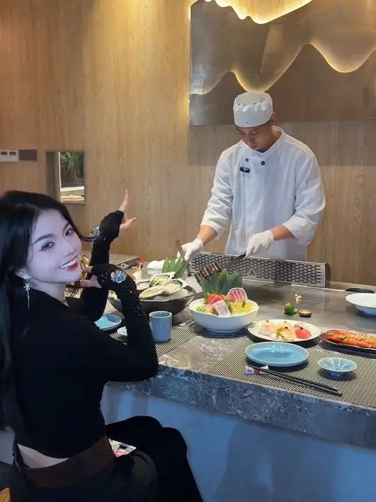 在金山湖花258就能在荣日本料理吃高端双人日料啦!