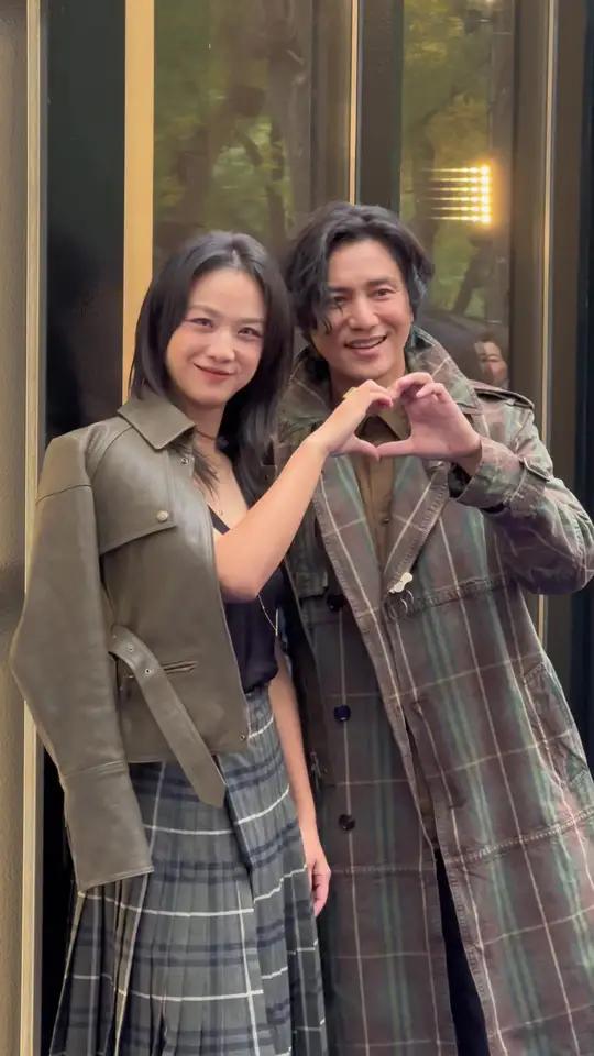 汤唯的随性气质与生俱来 像小鹿一样灵动的眼神,不愧是女神,一举一动都迷人至极!汤唯 bur