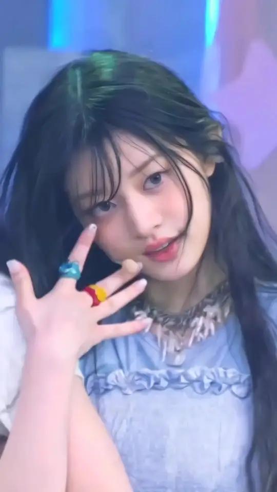 蒸汽波绝美少女!蓬蓬双层裙!好美的眼睛!MINJU 直拍 magnetic illit 朴