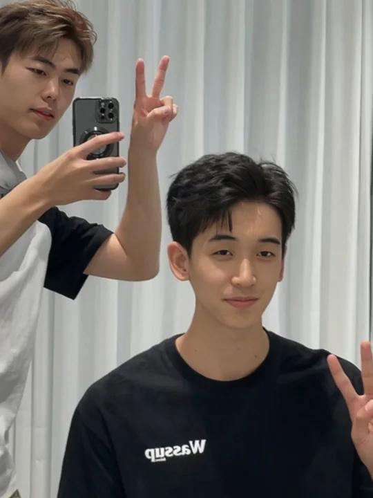 白敬亭同款二八侧后背龙须发型