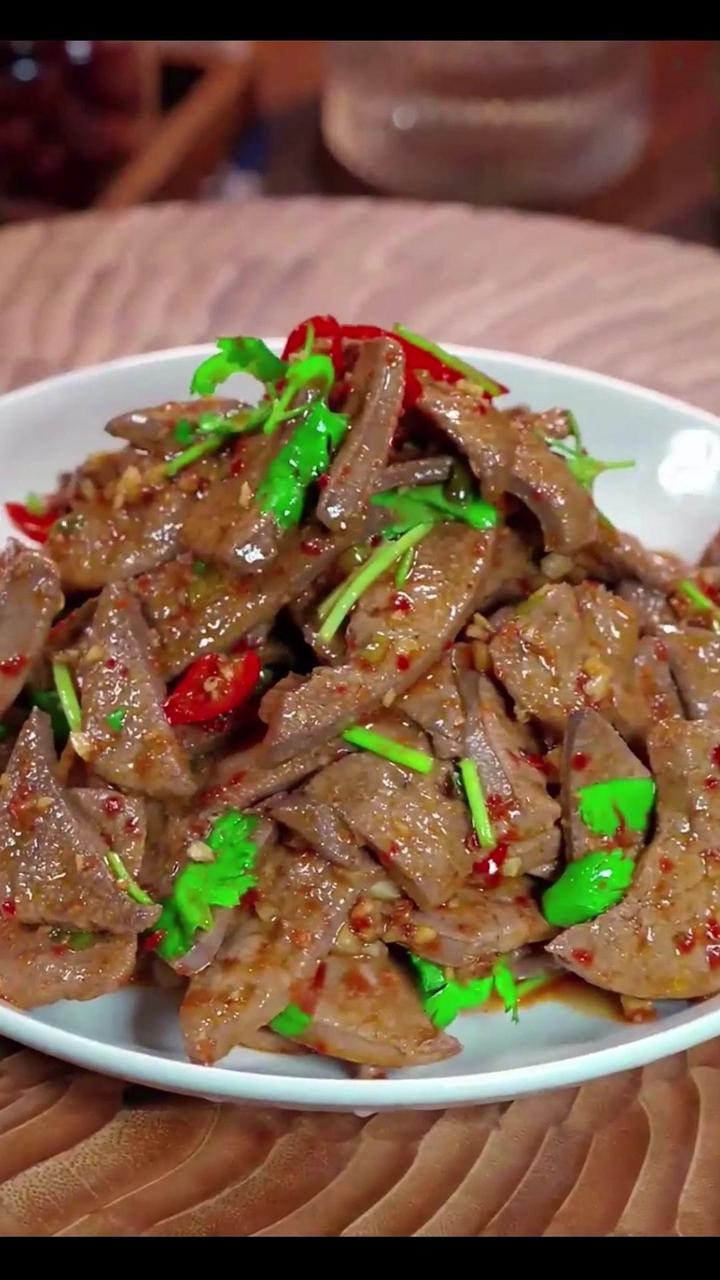 好吃下饭的凉拌猪肝做法来啦