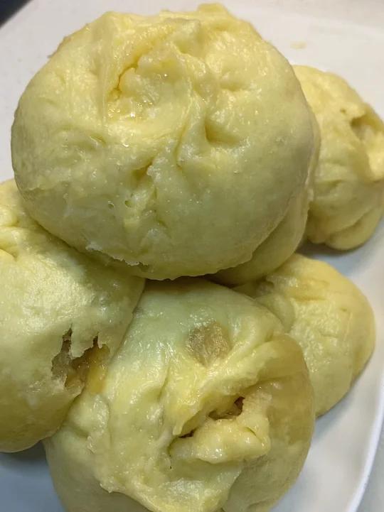 玉米面酸菜包子 比白面好吃哦