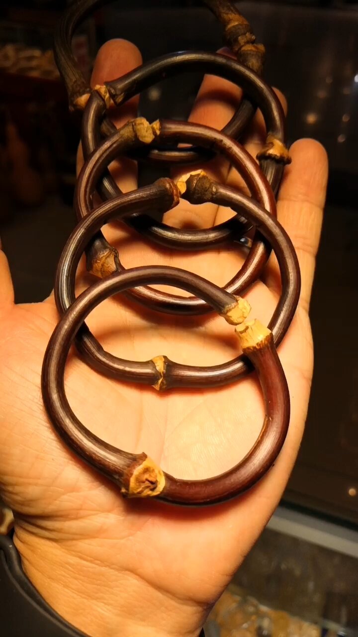鸡血藤的功效与作用补血行血,通经活络1
