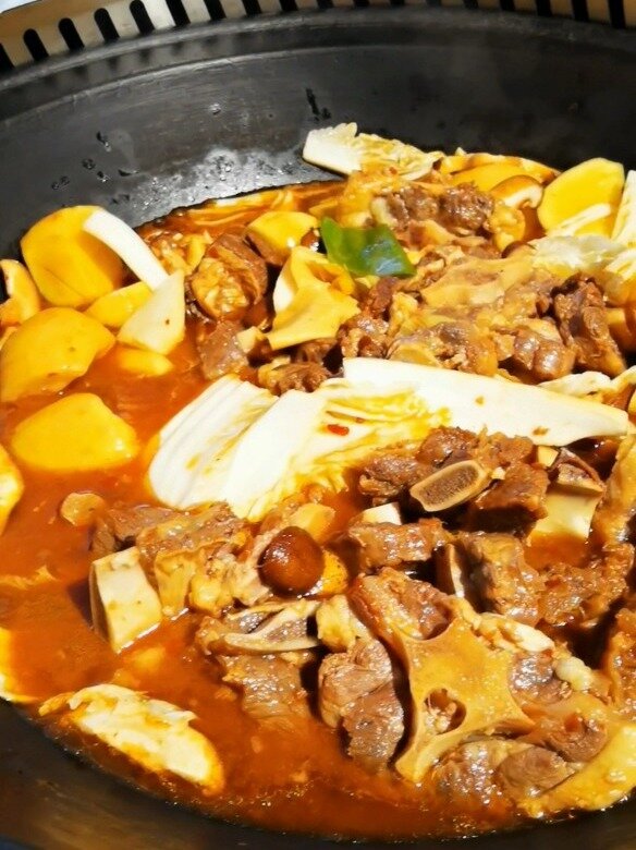 大庆最好吃铁锅炖牛排牛尾太香了