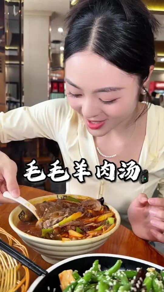 据说花石嘞都喝这家羊肉汤？！