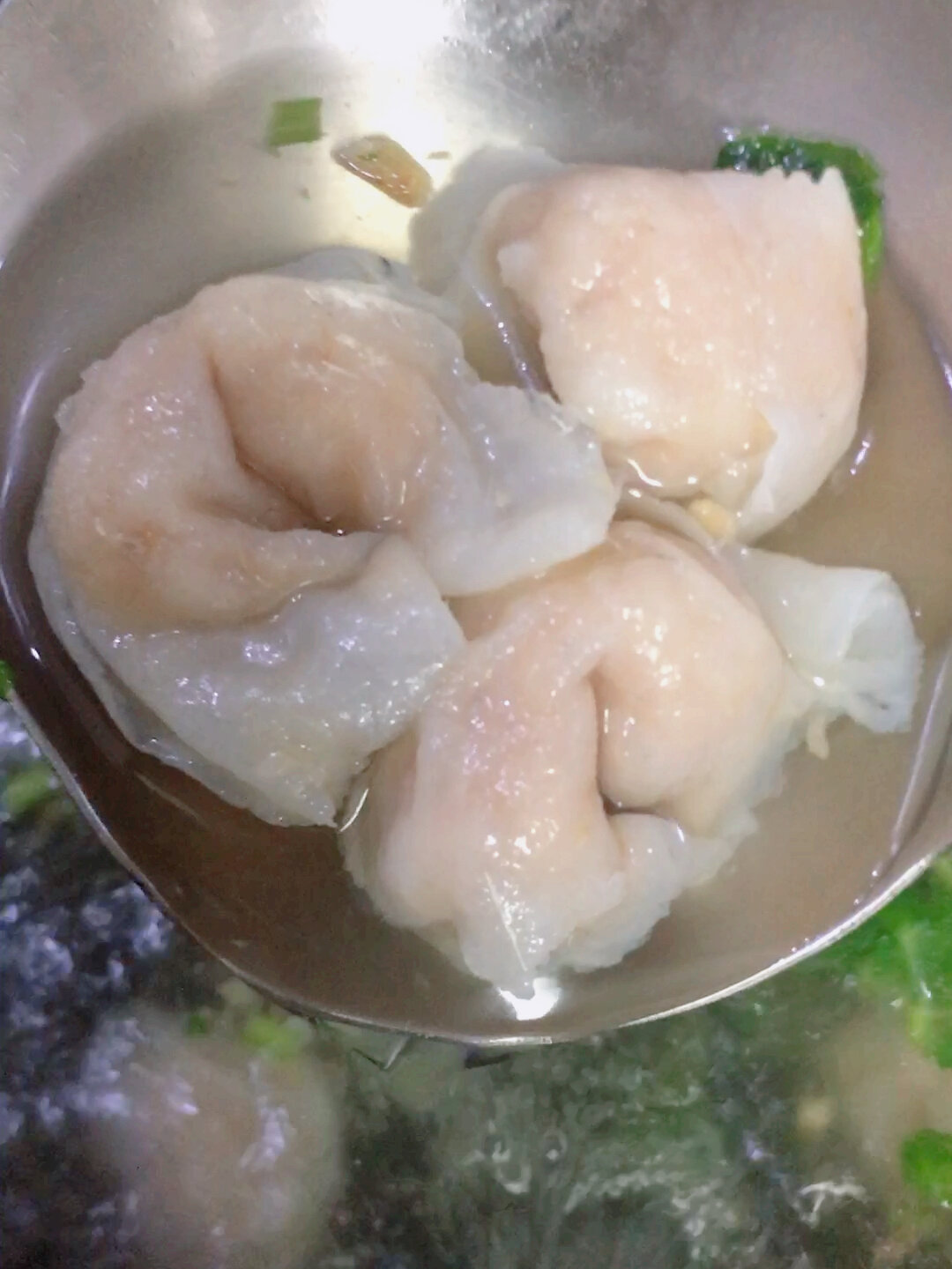 潮汕人善矮煮鱼皮饺