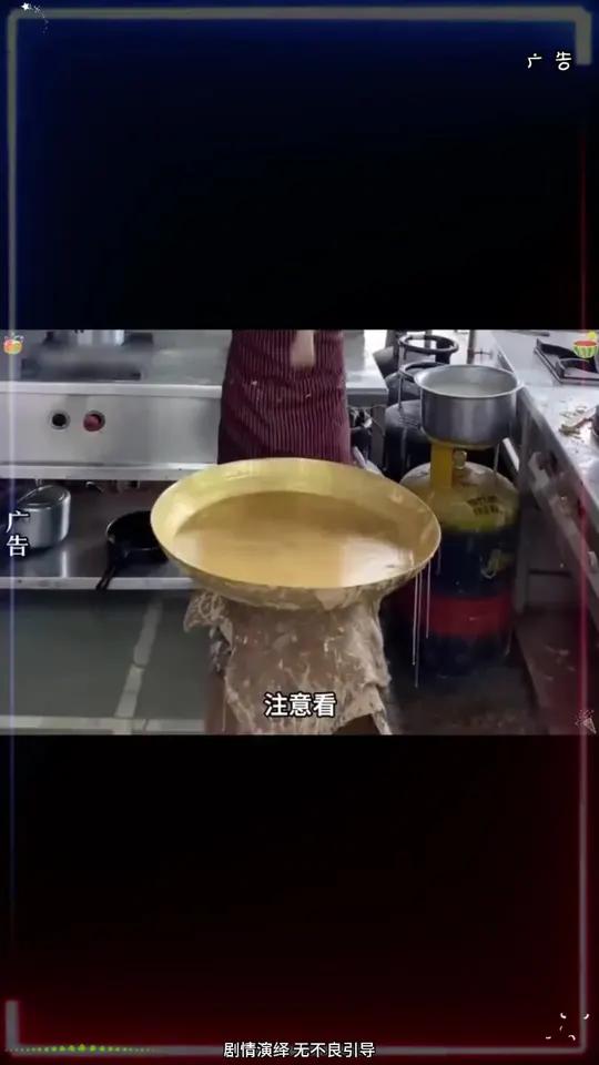 超好吃的牛乳千层吐司面包，还是三只松鼠大品牌的，当个早餐真的很合适！千层吐司 三只松鼠