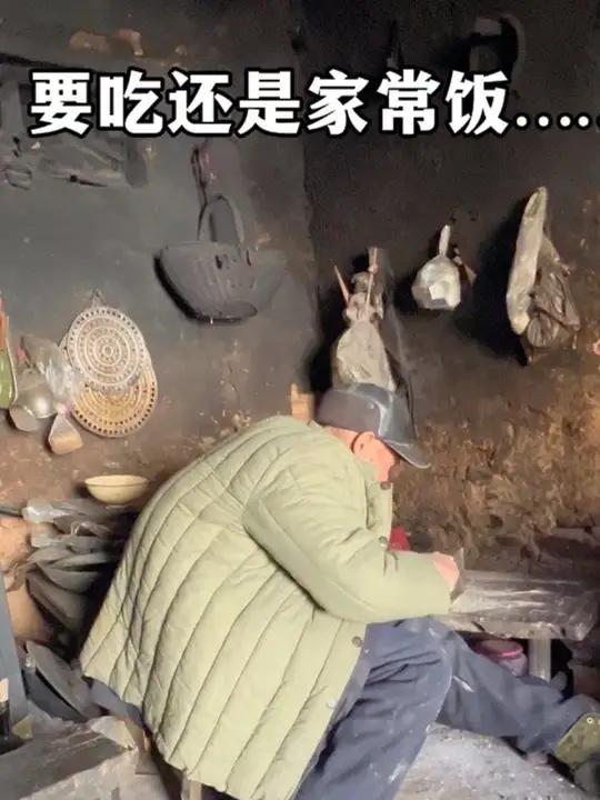 手擀面是农村人的最爱……