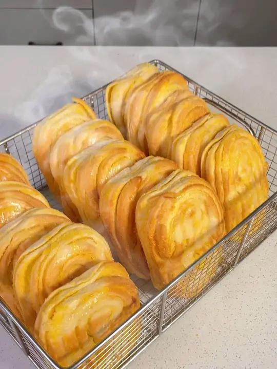 深夜饿了吗?别点外卖了!囤点这个椰蓉面包,解馋顶饱又便宜!